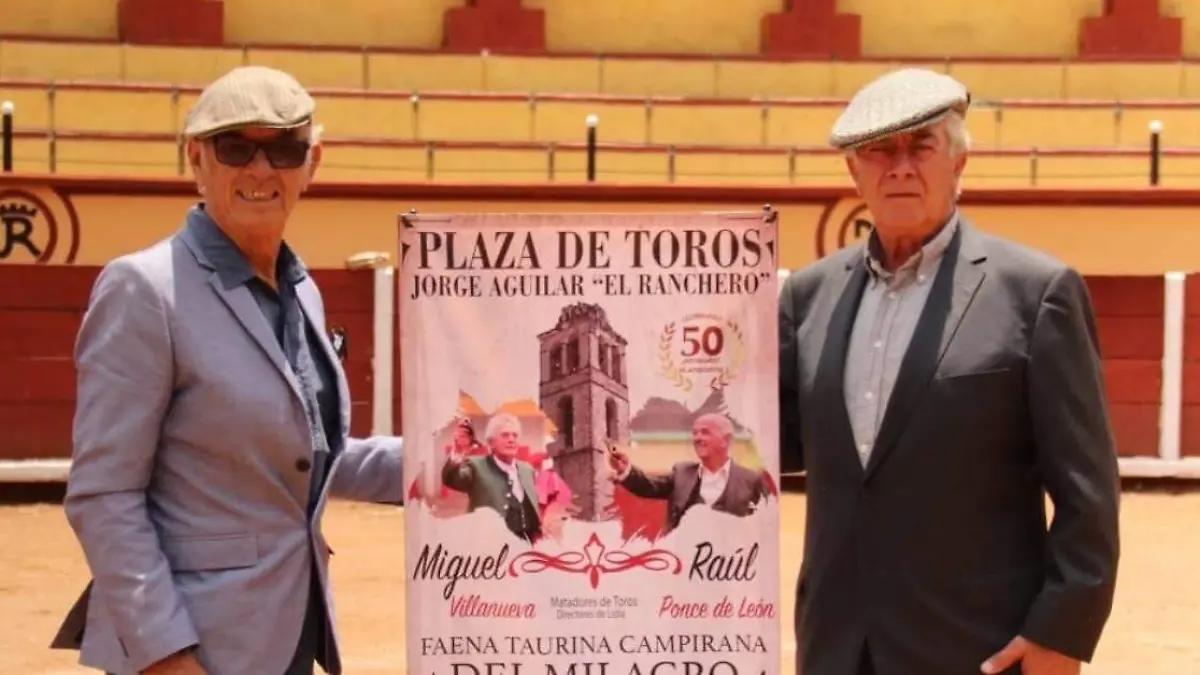 Raúl Ponce y el matador Miguel Villanueva